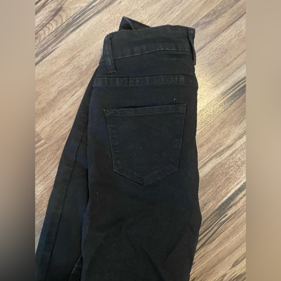 Black skinny jean 👖 - Picture 3 of 3